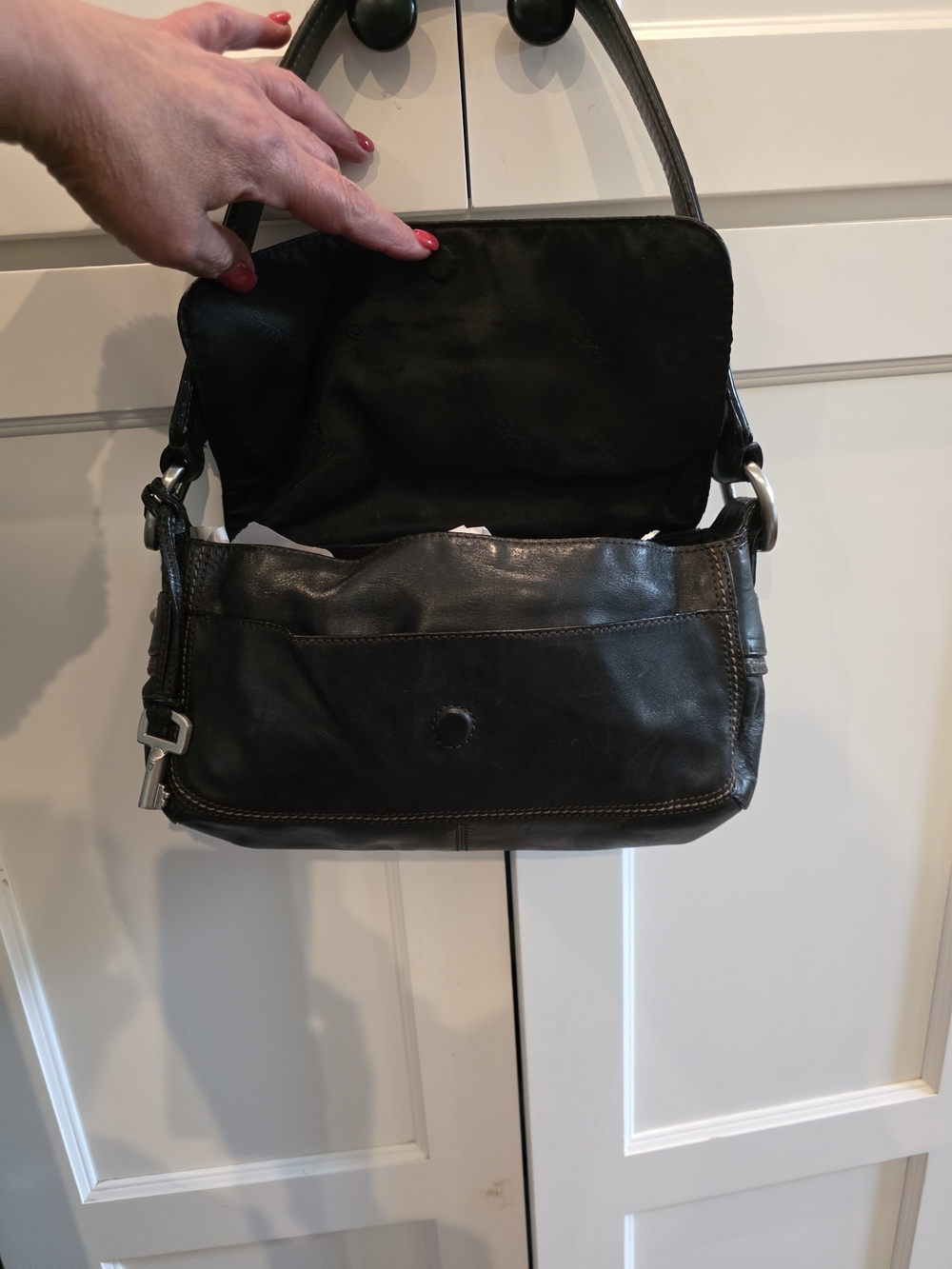 Fossil Vintage Black Leather Flap Closure Shoulder Bag - Picture 8 of 11